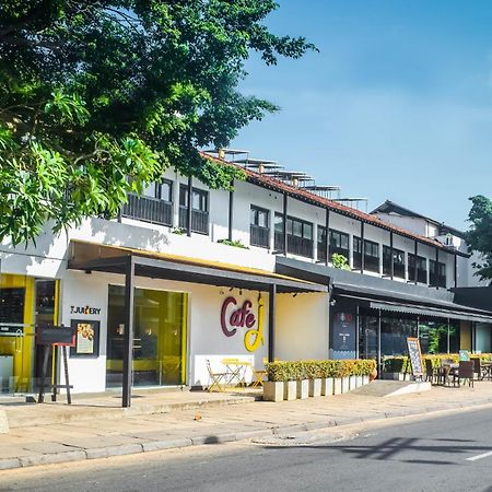 City Beds Negombo Esterno foto