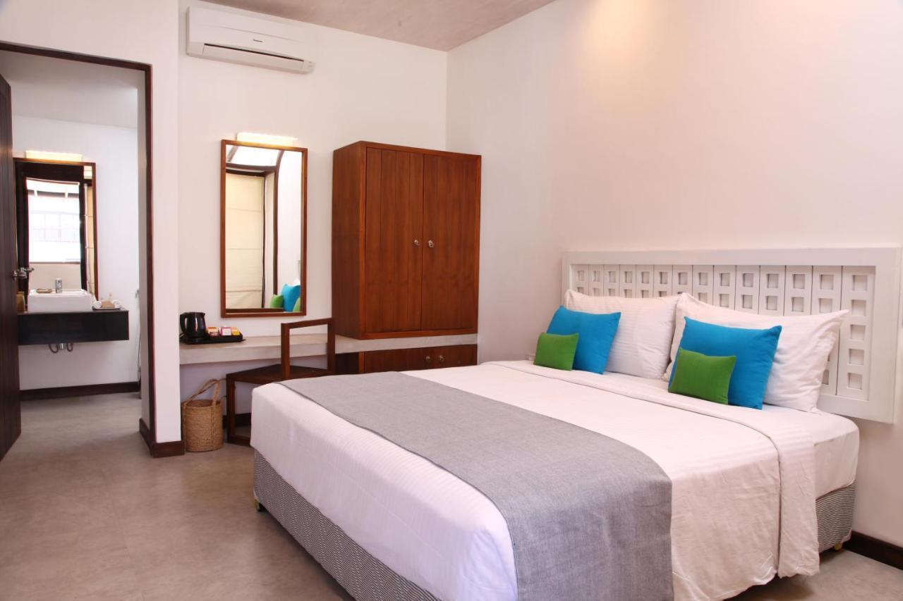 City Beds Negombo Esterno foto