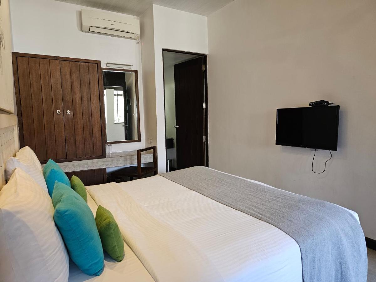 City Beds Negombo Esterno foto