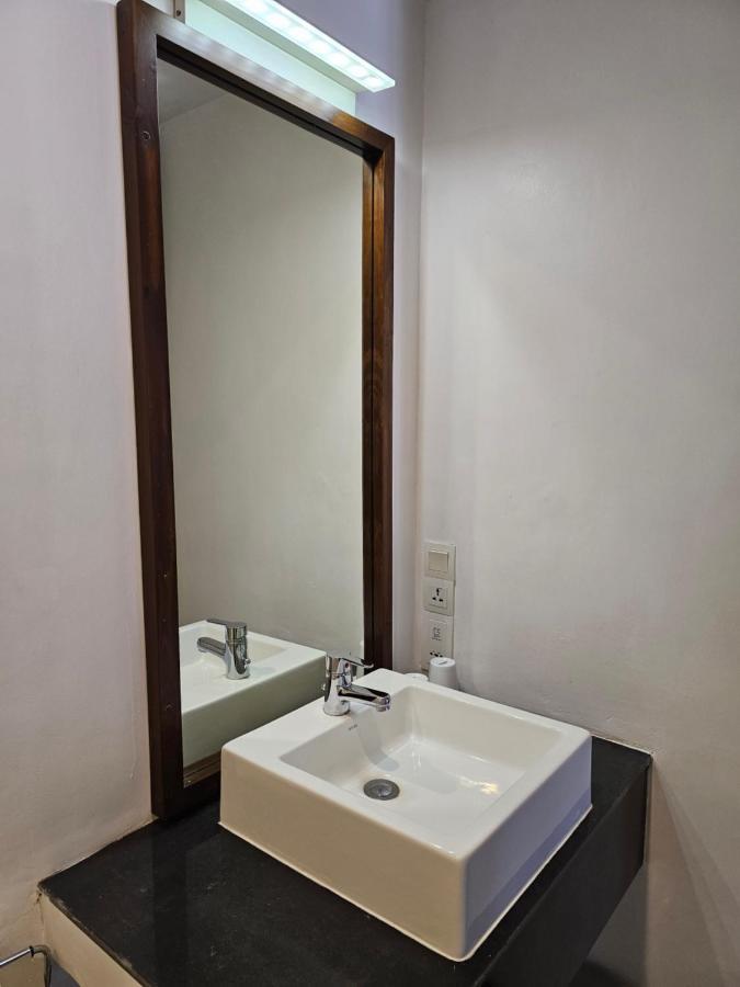 City Beds Negombo Esterno foto